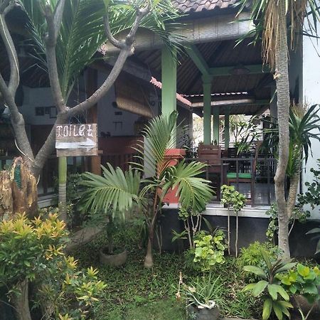 Beten Enjung Home Stay&Waroeng Αμέντ Εξωτερικό φωτογραφία