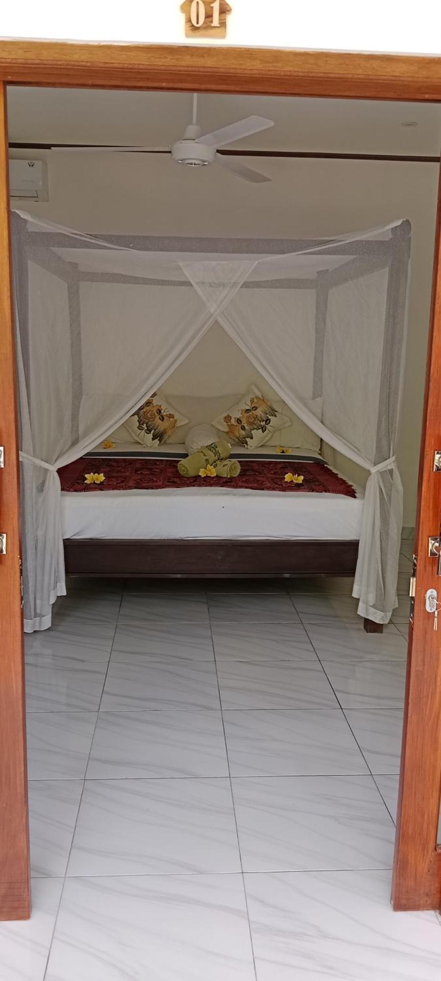 Beten Enjung Home Stay&Waroeng Αμέντ Εξωτερικό φωτογραφία