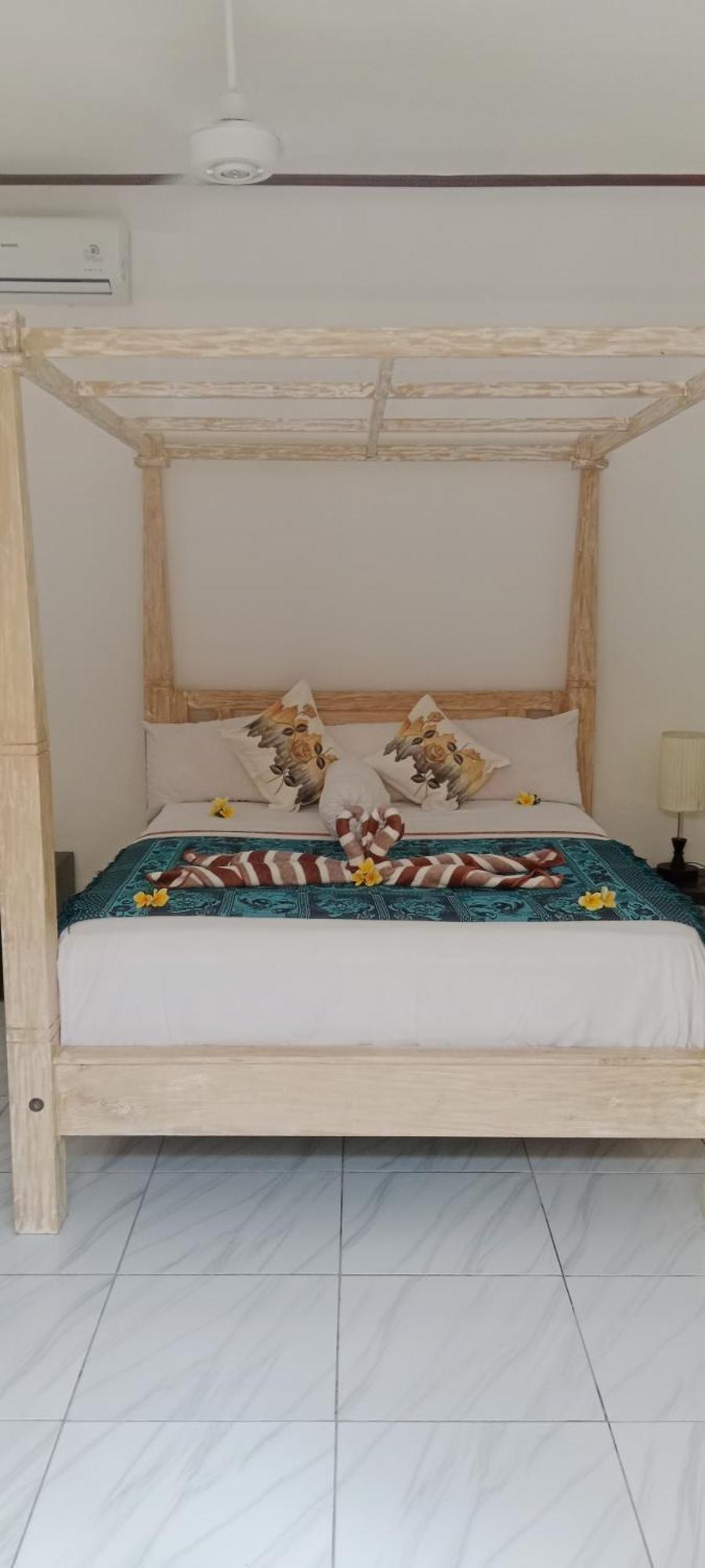 Beten Enjung Home Stay&Waroeng Αμέντ Εξωτερικό φωτογραφία