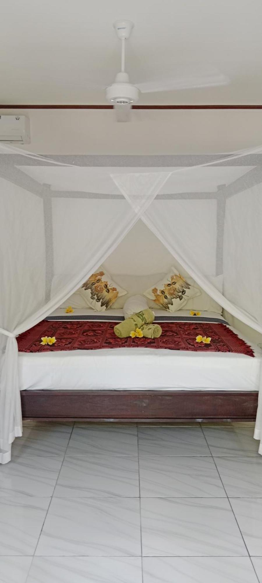 Beten Enjung Home Stay&Waroeng Αμέντ Εξωτερικό φωτογραφία