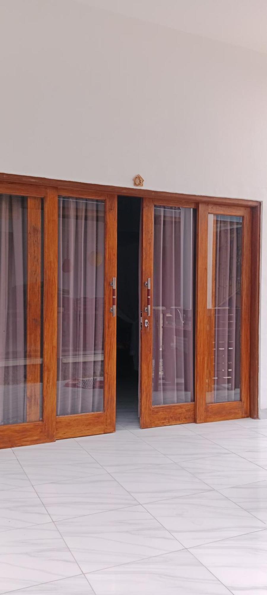 Beten Enjung Home Stay&Waroeng Αμέντ Εξωτερικό φωτογραφία