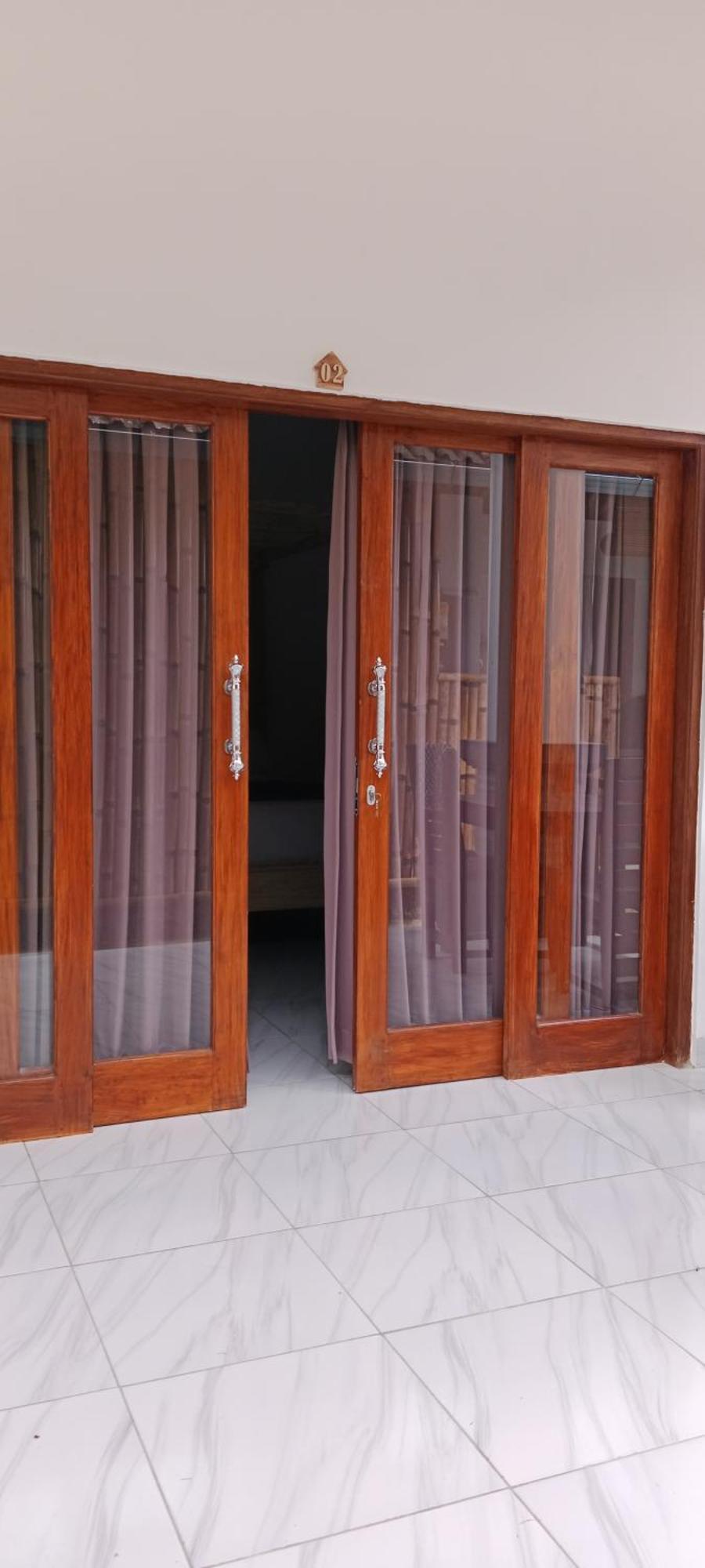 Beten Enjung Home Stay&Waroeng Αμέντ Εξωτερικό φωτογραφία