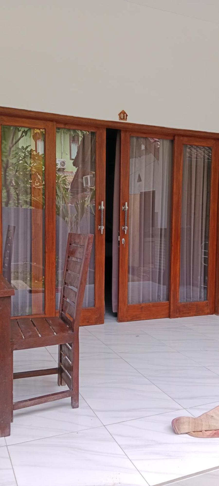 Beten Enjung Home Stay&Waroeng Αμέντ Εξωτερικό φωτογραφία