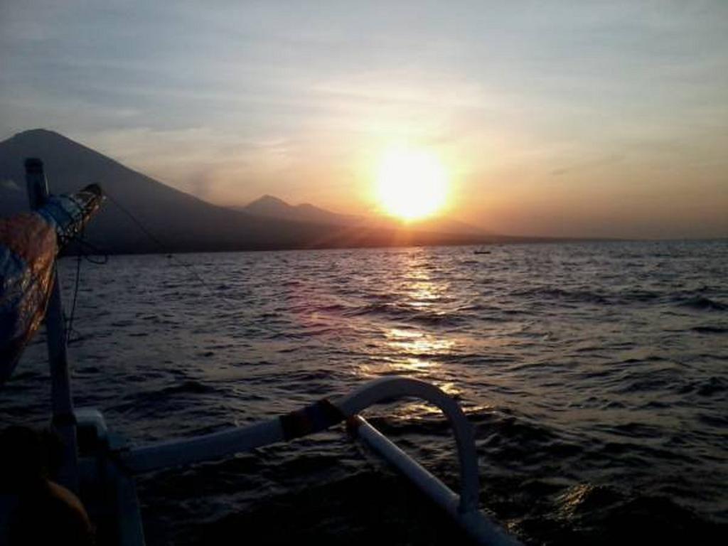 Beten Enjung Home Stay&Waroeng Αμέντ Δωμάτιο φωτογραφία